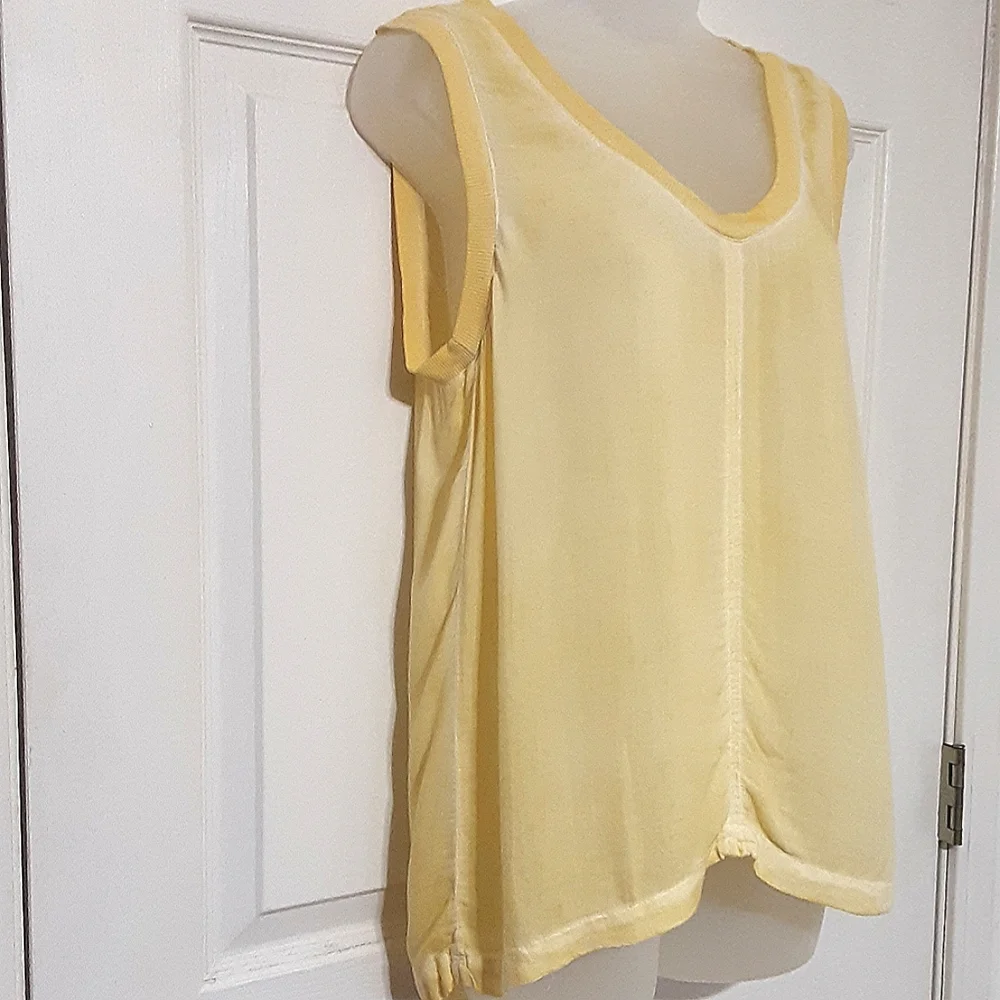Bella Dahl Yellow Sleeveless Top/Tank Size Small.